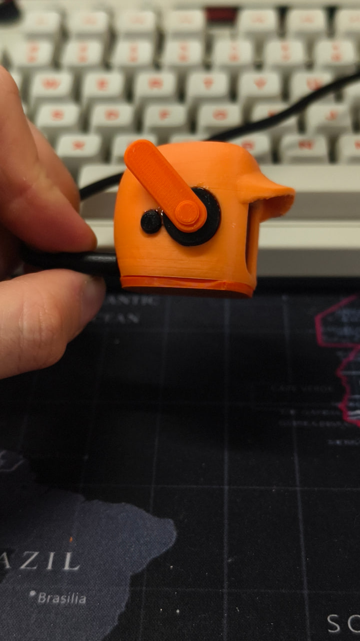 Робот сбоку